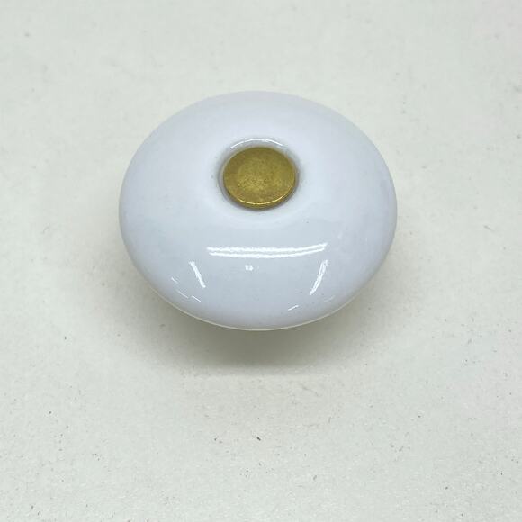 Vintage Lot of 8 White Porcelain & Gold Tone Cabinet Dresser Desk‎ Vanity Knobs - Picture 6 of 9